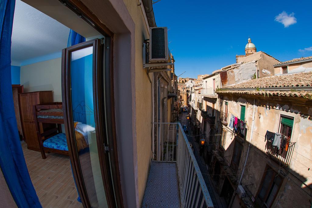ピアッツァ・アルメリーナ Umberto 33 Bed & Breakfast 部屋 写真