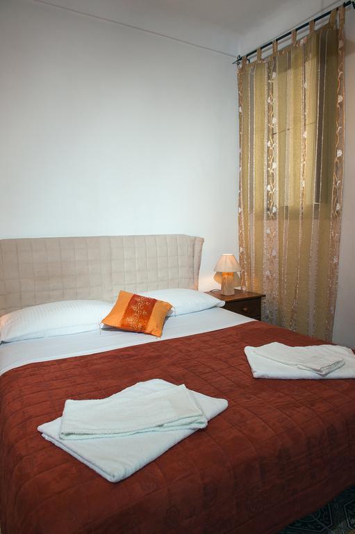 ピアッツァ・アルメリーナ Umberto 33 Bed & Breakfast 部屋 写真