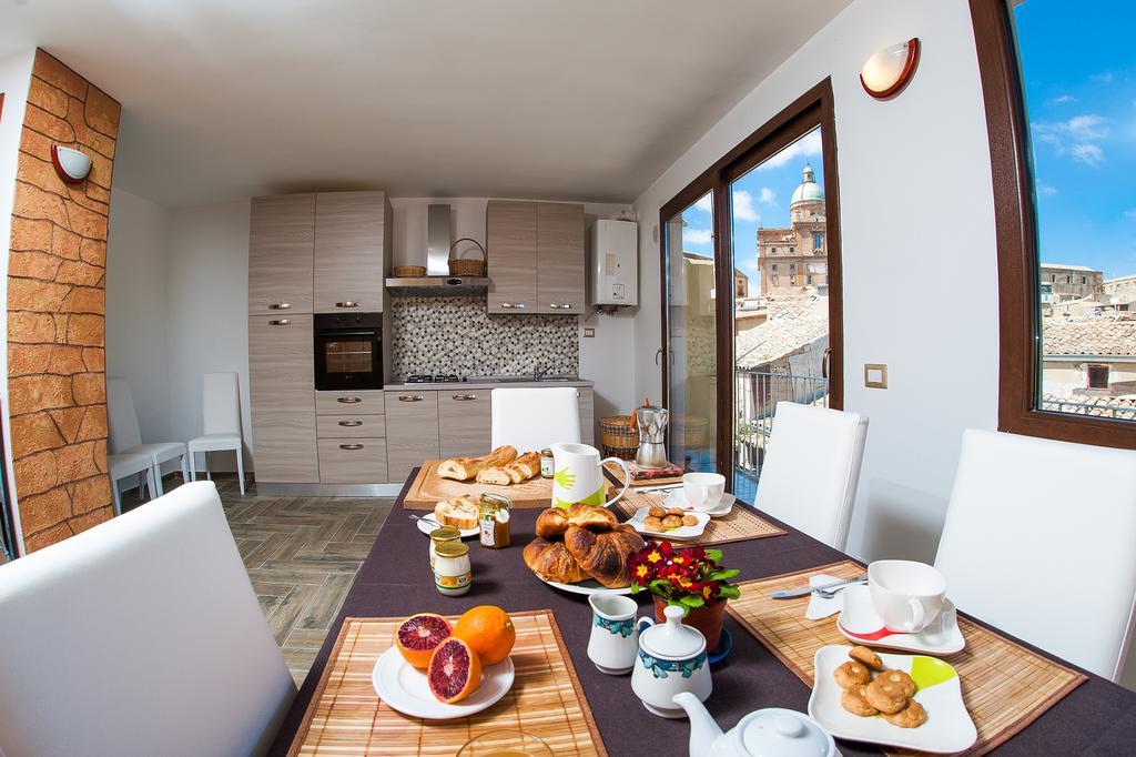 ピアッツァ・アルメリーナ Umberto 33 Bed & Breakfast エクステリア 写真